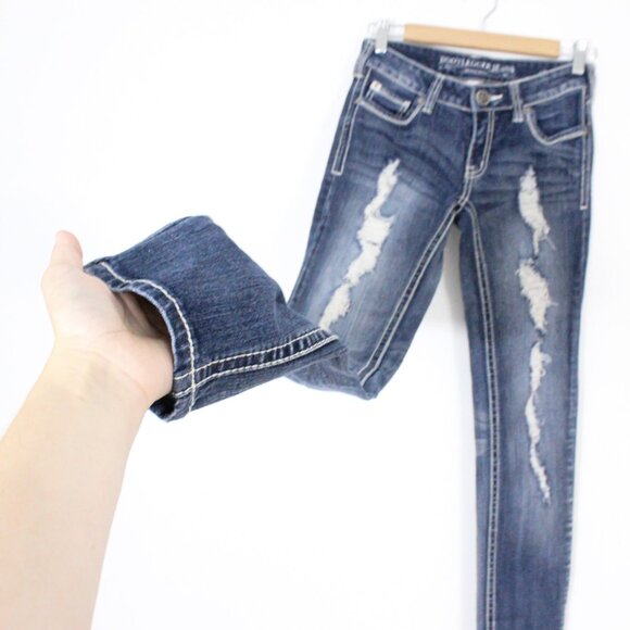 *Bootlegger Paradise Ripped Skinny Jeans - Picture 4 of 5
